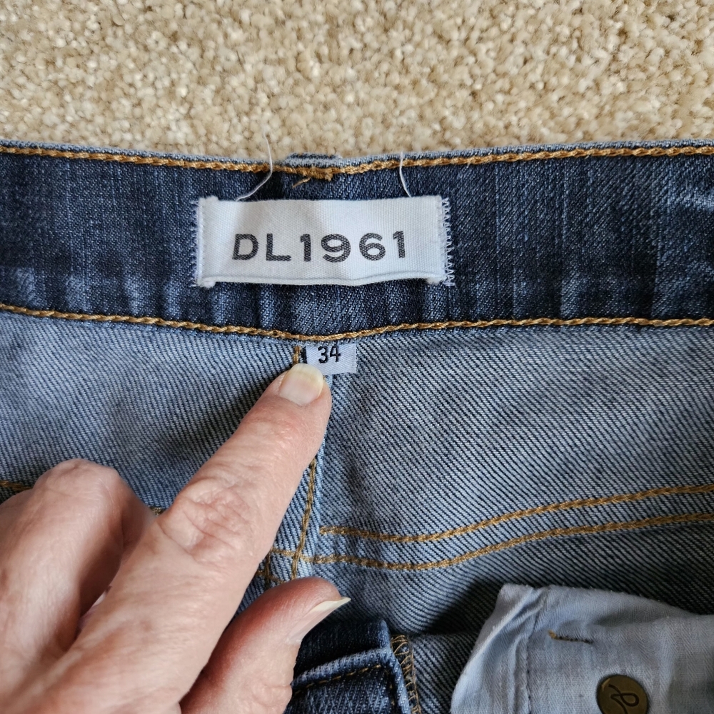 DL1961 Sz 34 Men's Dark Wash Russell Slim Straight Leg Jeans - Picture 4 of 15
